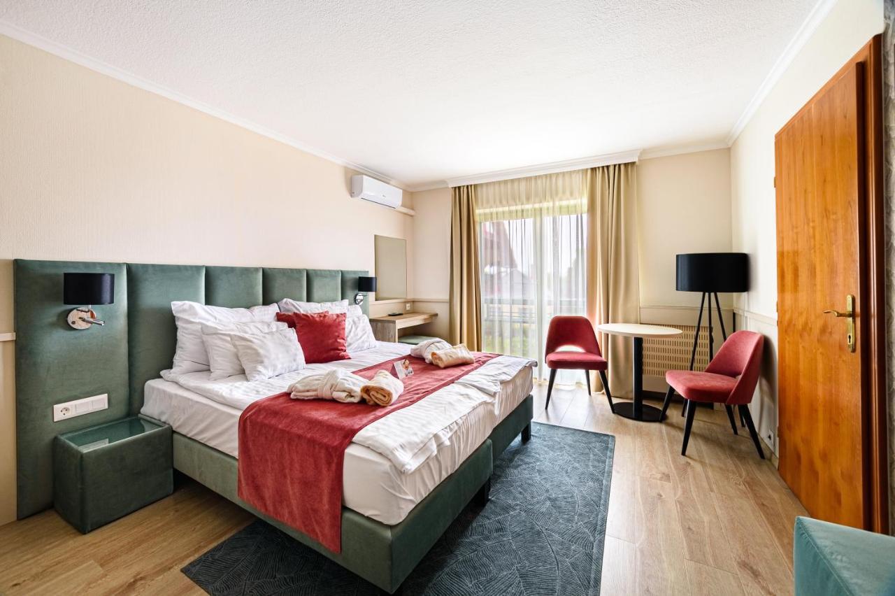 Holiday Club Apartman Hotel Hévíz المظهر الخارجي الصورة