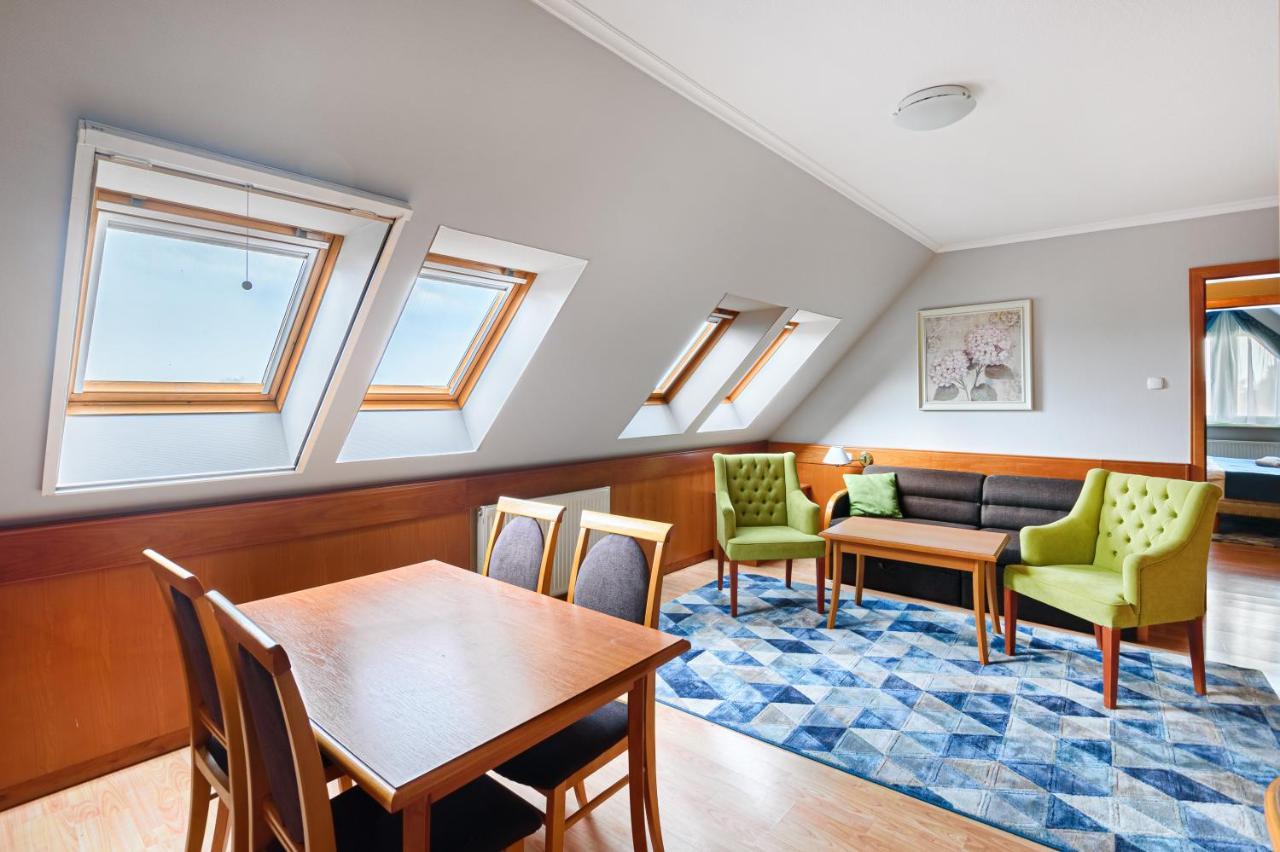 Holiday Club Apartman Hotel Hévíz المظهر الخارجي الصورة