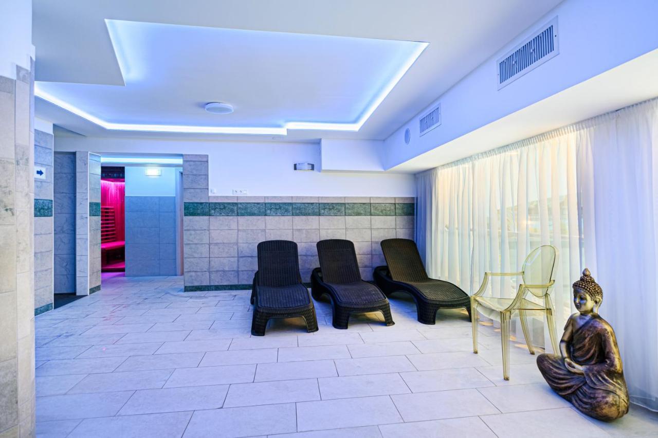 Holiday Club Apartman Hotel Hévíz المظهر الخارجي الصورة