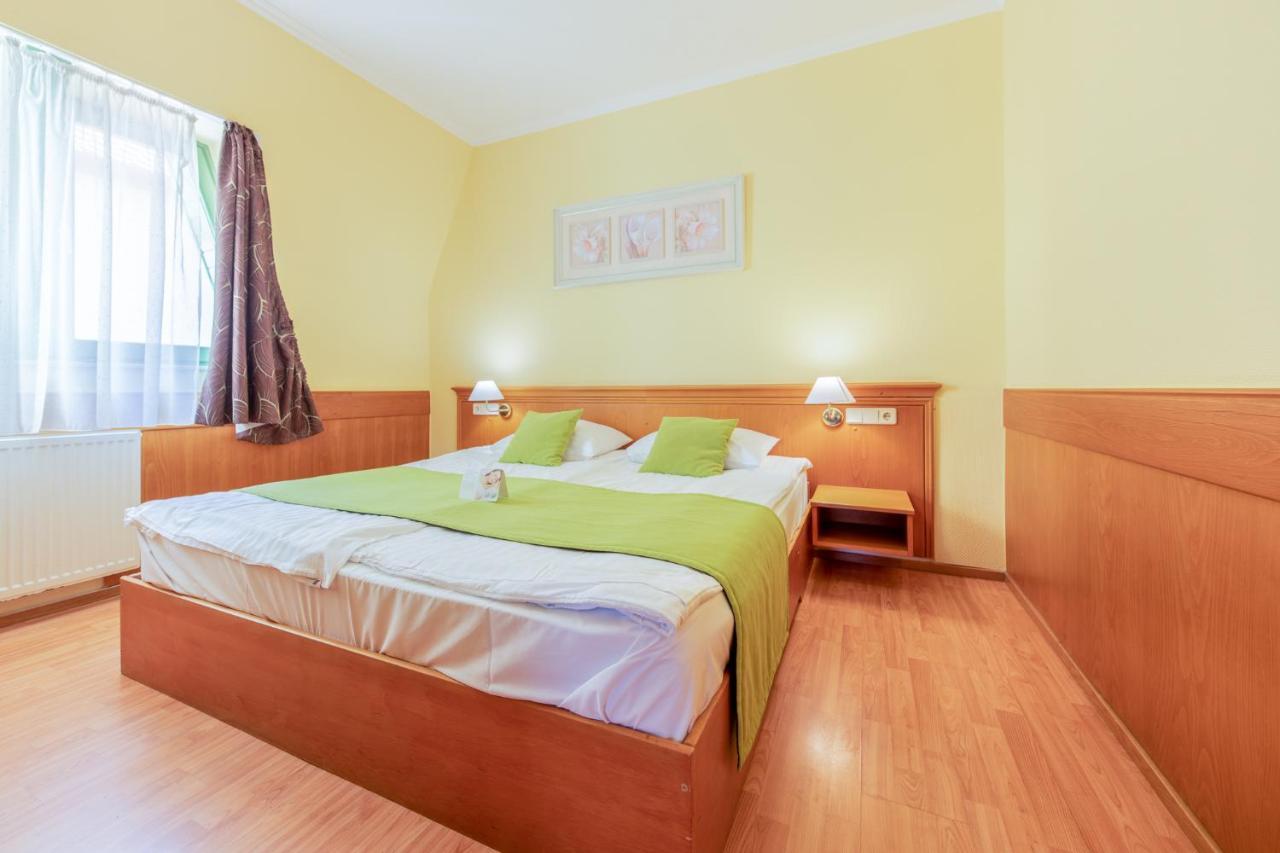 Holiday Club Apartman Hotel Hévíz المظهر الخارجي الصورة