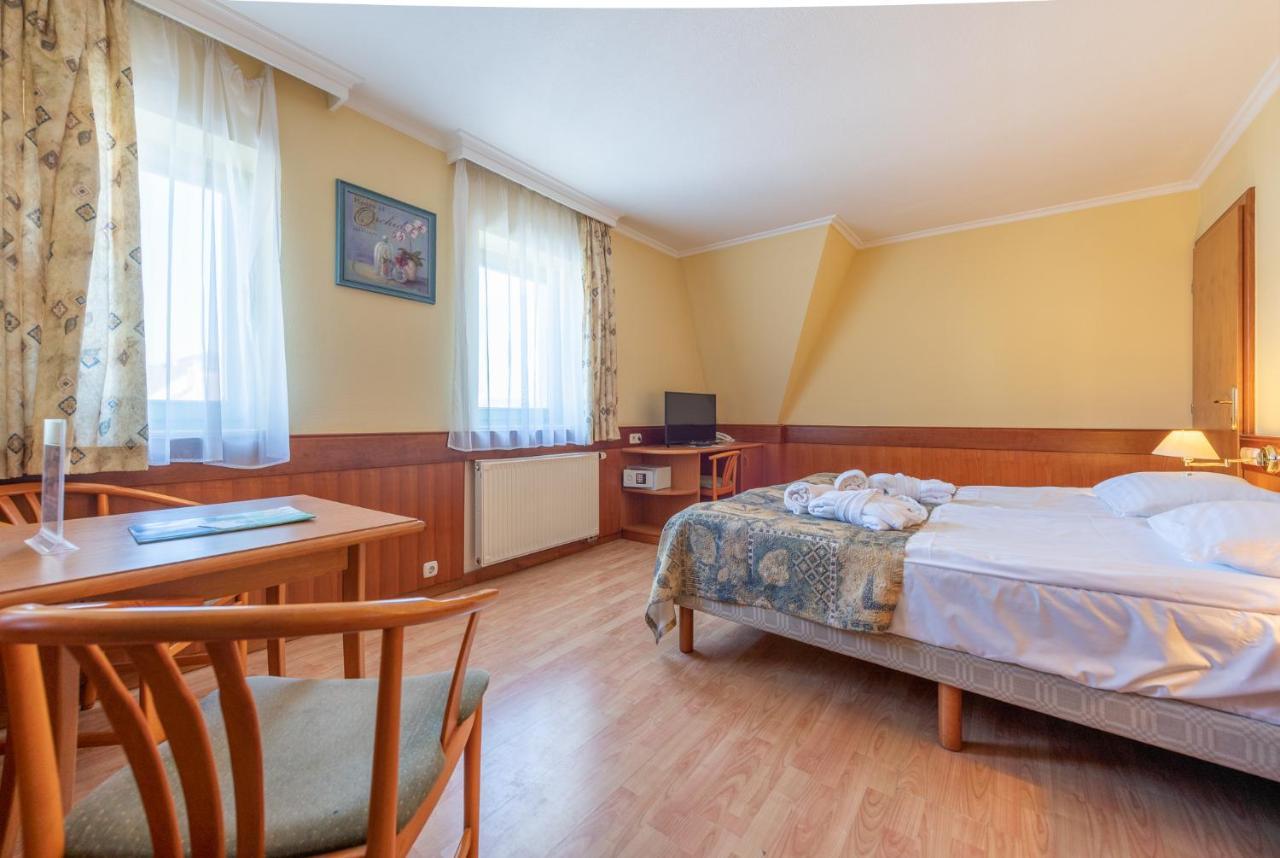 Holiday Club Apartman Hotel Hévíz المظهر الخارجي الصورة