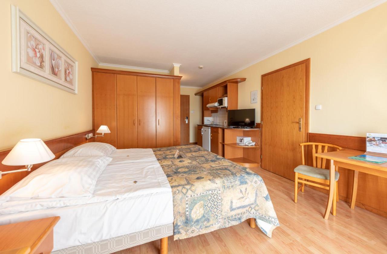 Holiday Club Apartman Hotel Hévíz المظهر الخارجي الصورة