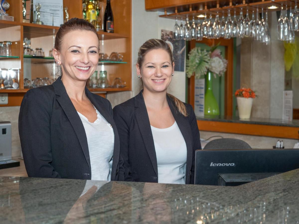 Holiday Club Apartman Hotel Hévíz المظهر الخارجي الصورة