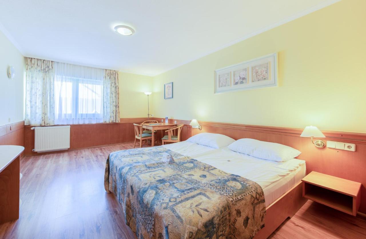 Holiday Club Apartman Hotel Hévíz المظهر الخارجي الصورة